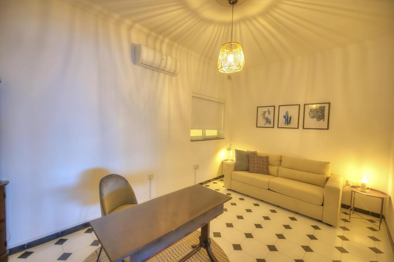 Beautifully Furnished Seafront 4 Bedrooms Goslm-4 Sliema Exterior photo